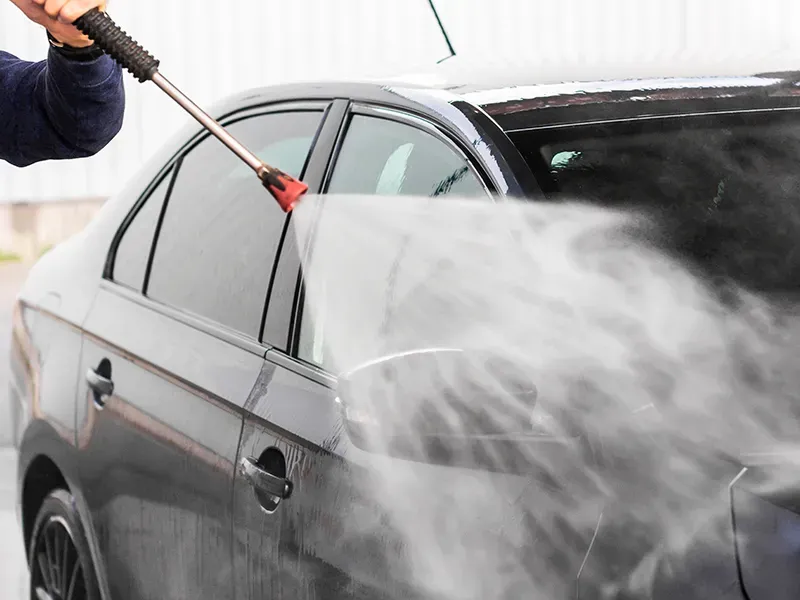 Lavage auto à la main près de Cernay-lès-Reims